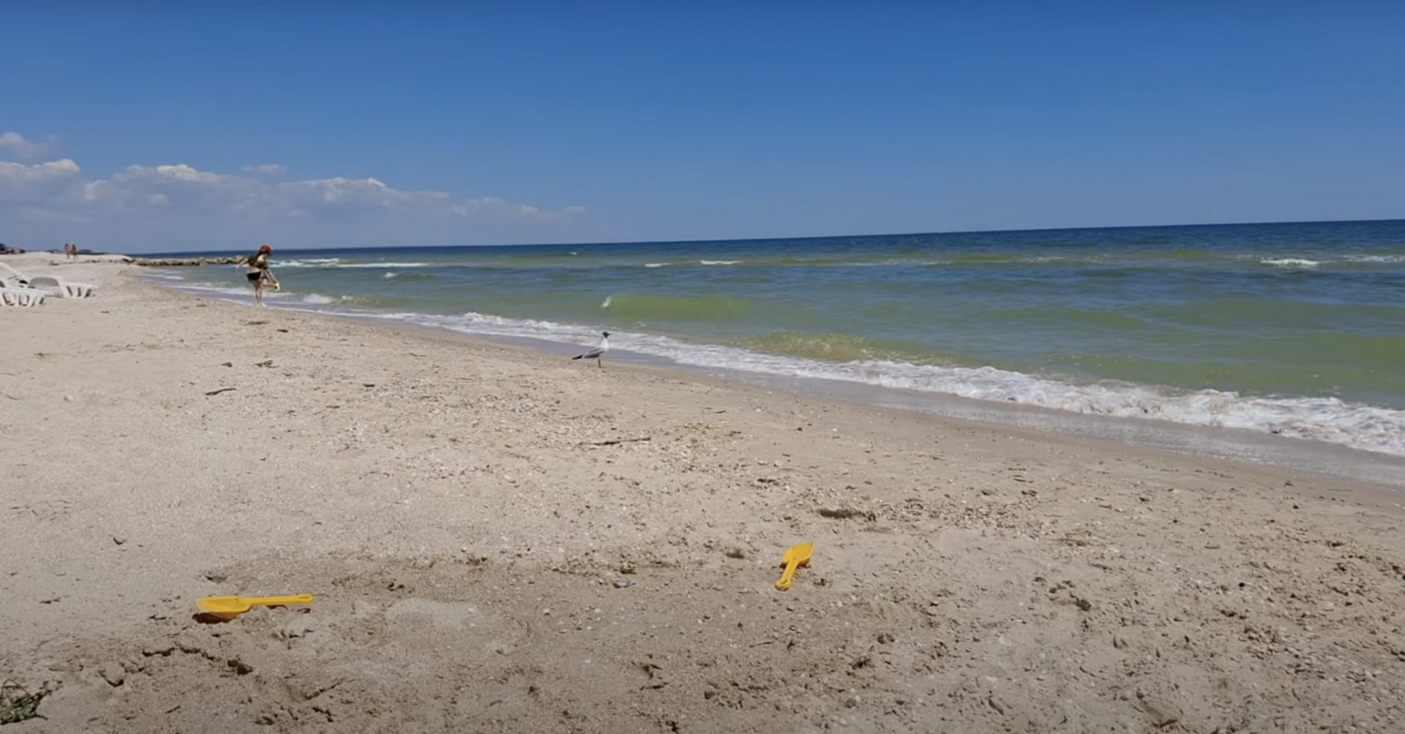 Closed shops, empty beaches: how Russia turned the resort village of Kyrylivka into a wasteland. Video