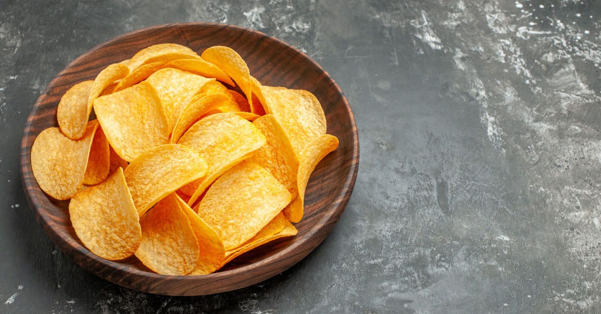 Ultra-crispy chips in the oven: how to cook to make them tastier than the most expensive ones