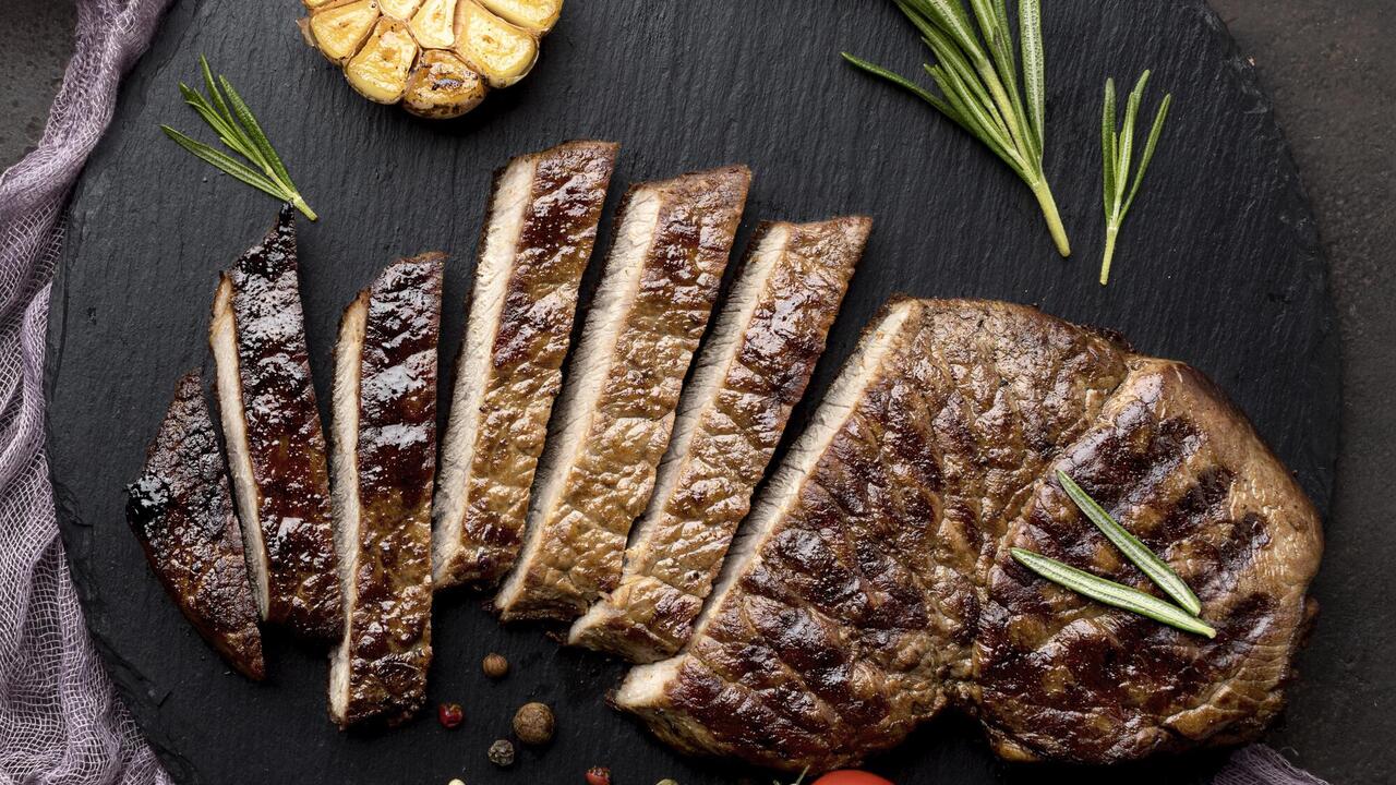 What ingredient to add to make a perfect steak: a secret from Gordon Ramsay