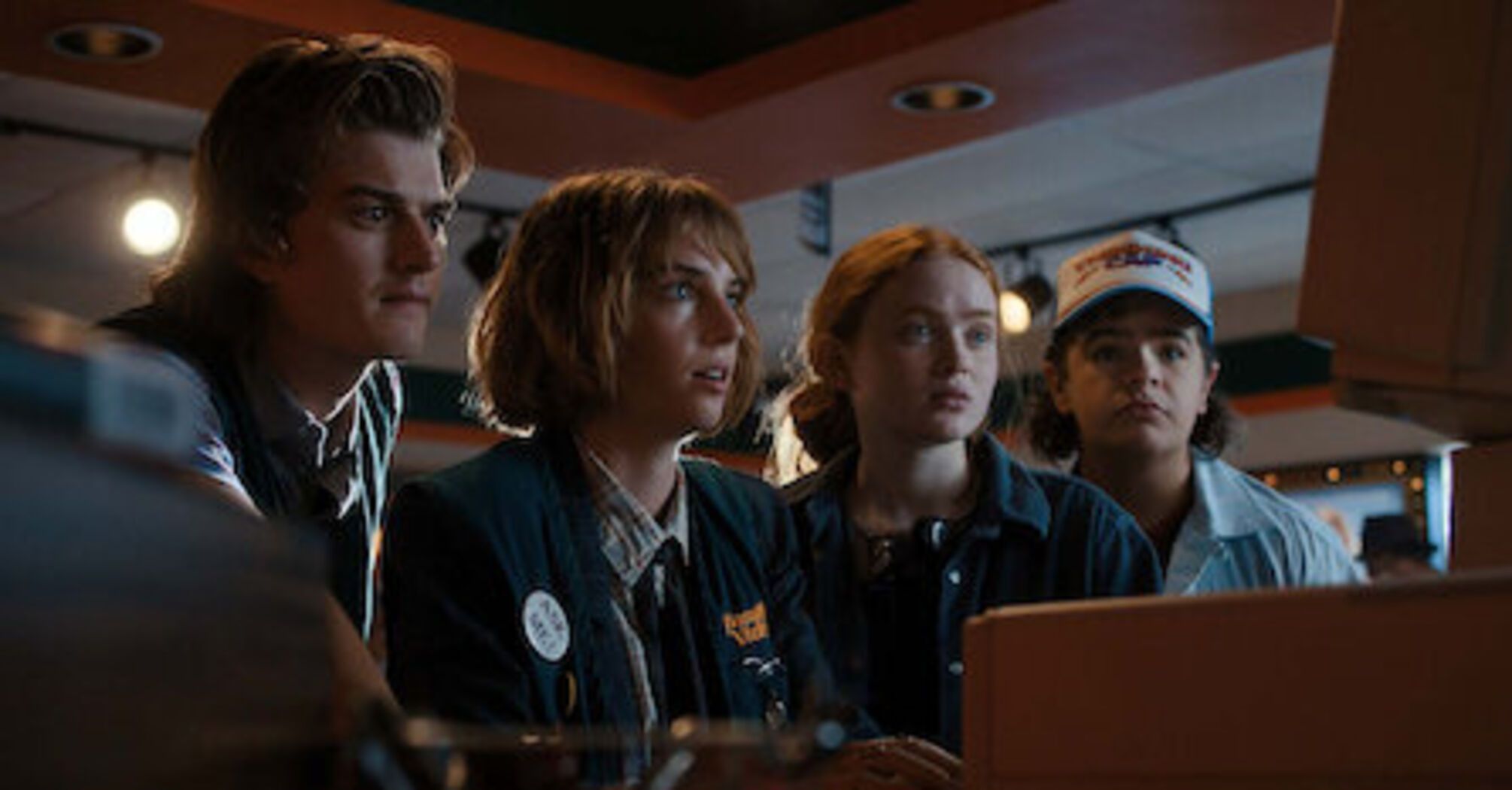 Netflix has shown the first footage from the new season of "Stranger Things"