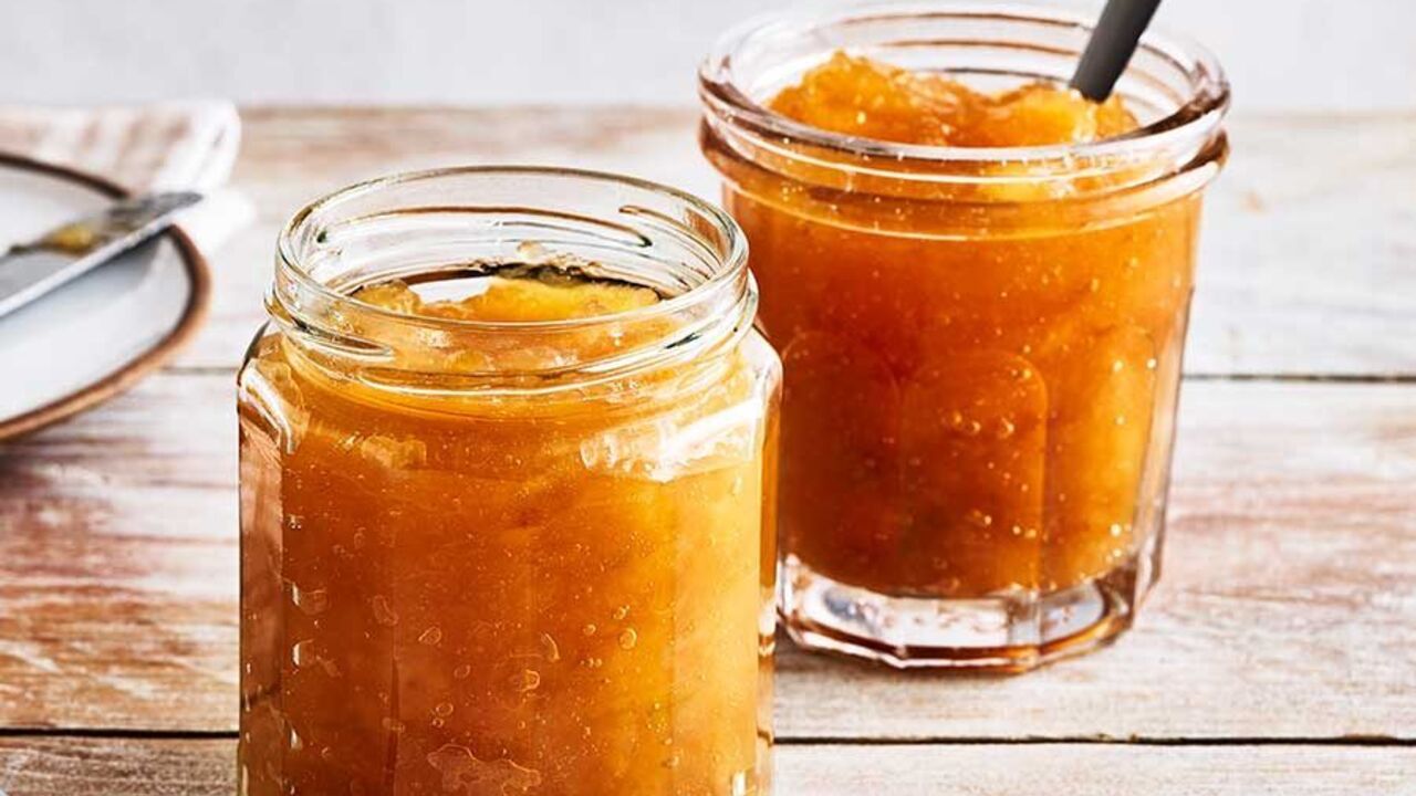 Jam in which apples remain in pieces: how to make it