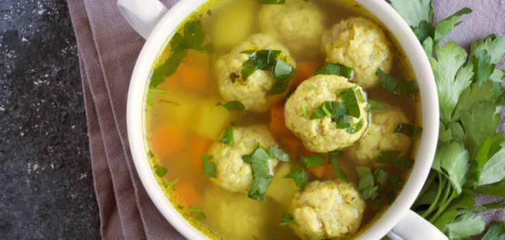 Meatball and pasta soup: the perfect first course for lunch or dinner