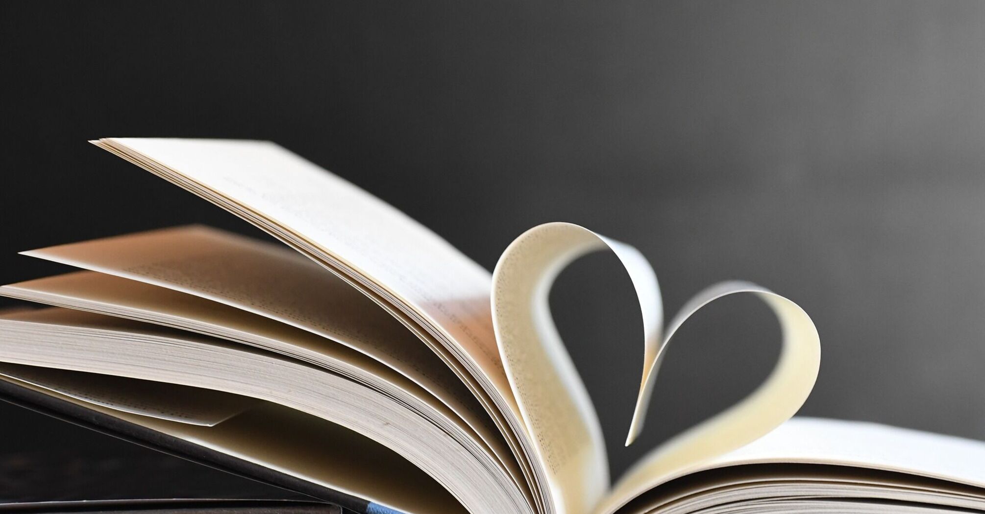 Корисні книги для двадцятирічних: 5 практичних посібників, які допомагають визначитися з життєвим вибором