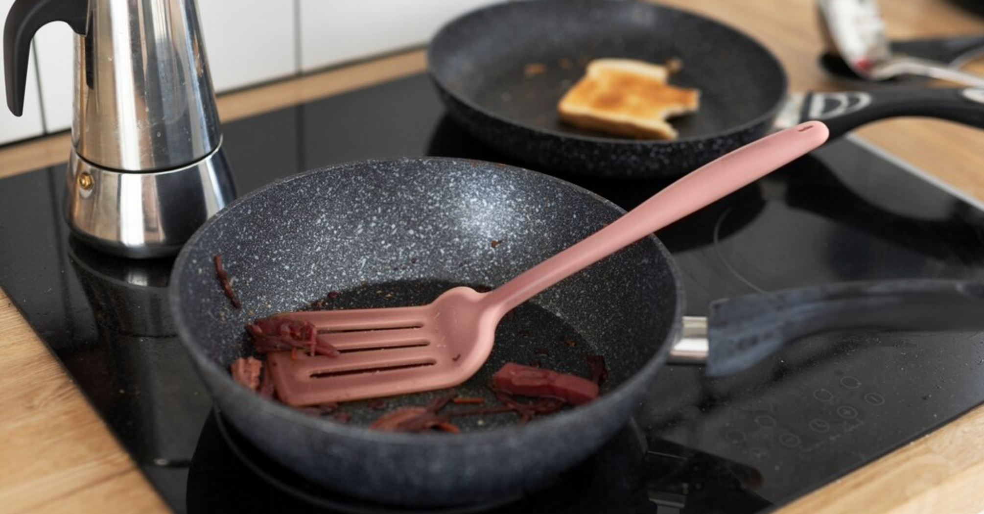 It's a big mistake: why you should never wash a hot pan