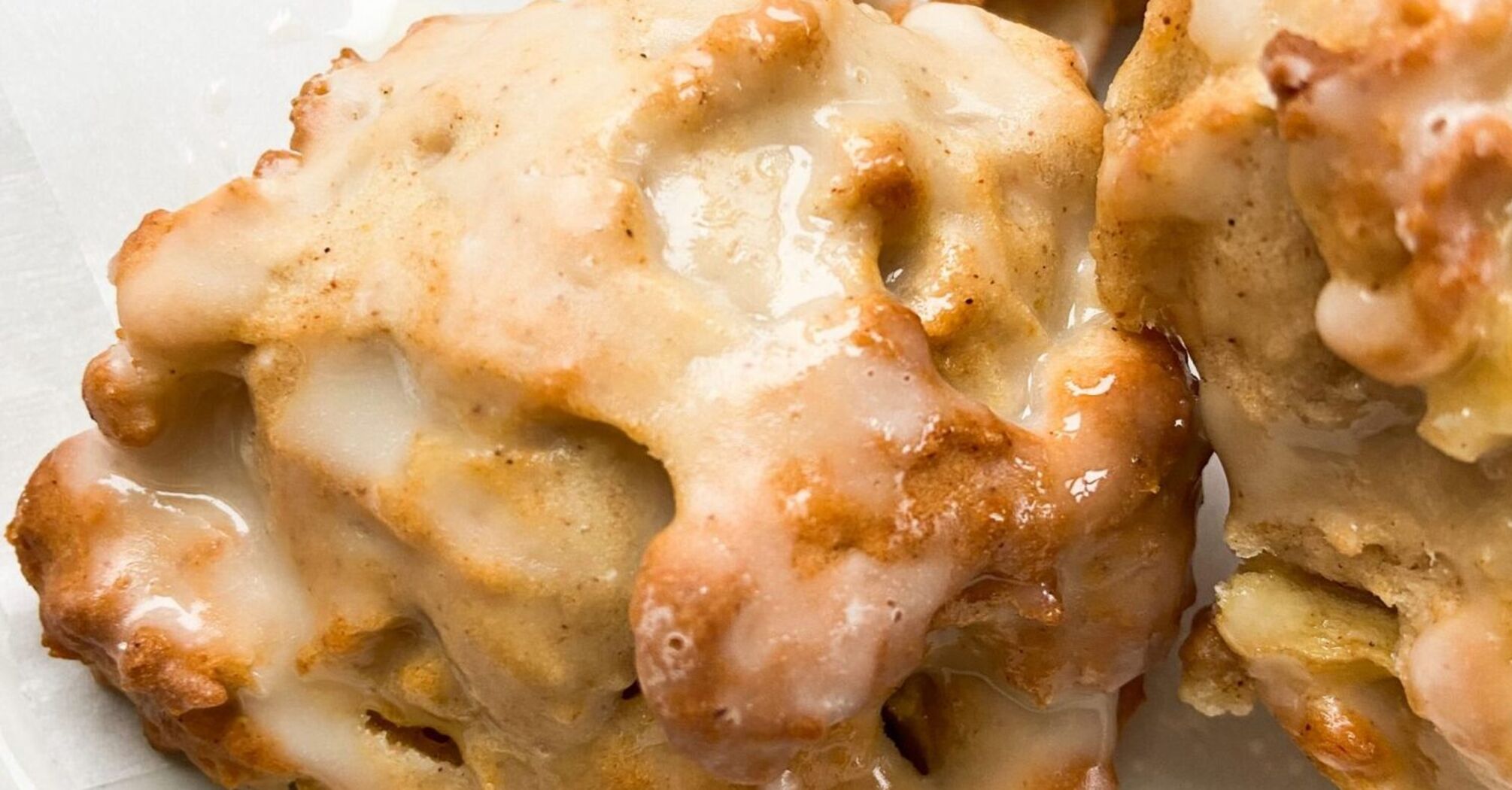 Fluffy and low-fat apple pancakes: what to cook with