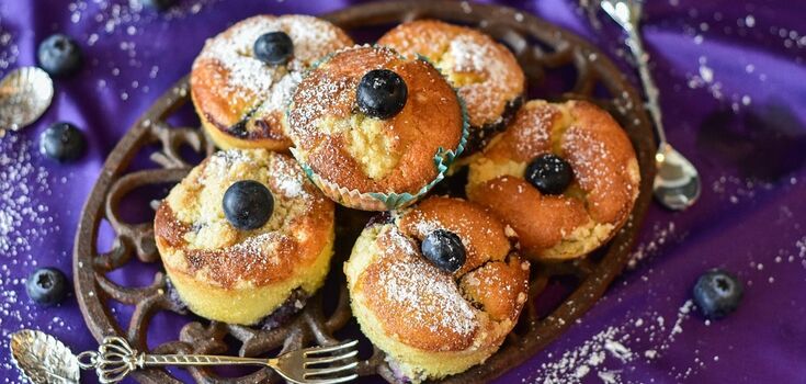 How to make cottage cheese muffins: an alternative to casseroles and cheesecakes