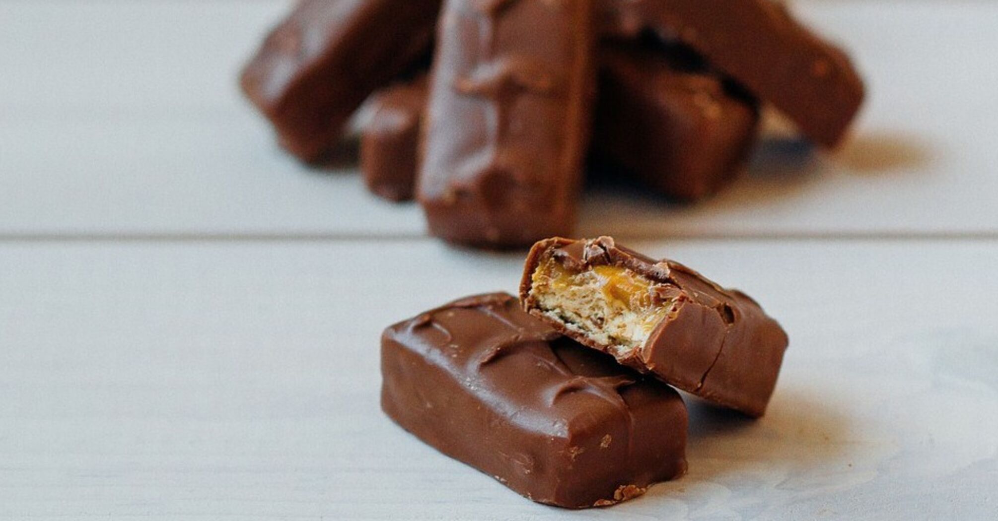 How to make a low-calorie Snickers bar: no need to bake