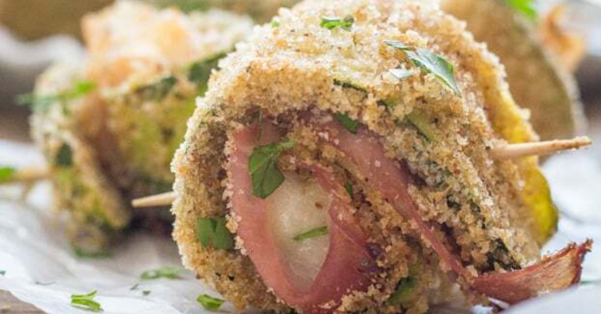 Basic zucchini rolls with ham and cheese: be sure to cook for a snack
