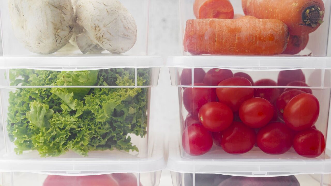 What foods should always be kept in the refrigerator: a list