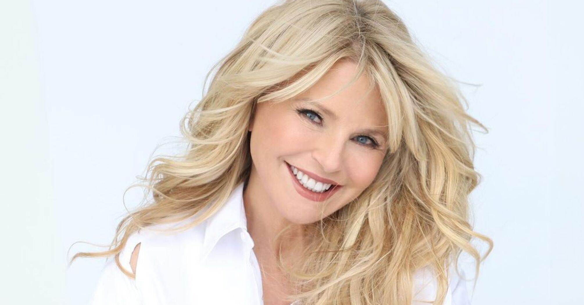 Her pedicure is always the same color. 70-year-old supermodel Christie Brinkley, who recently starred in a swimsuit, revealed the secret of attractiveness