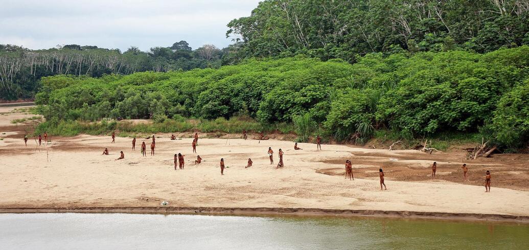 One of the world's most isolated tribes has left the Amazon rainforest: what happened. Unique photos