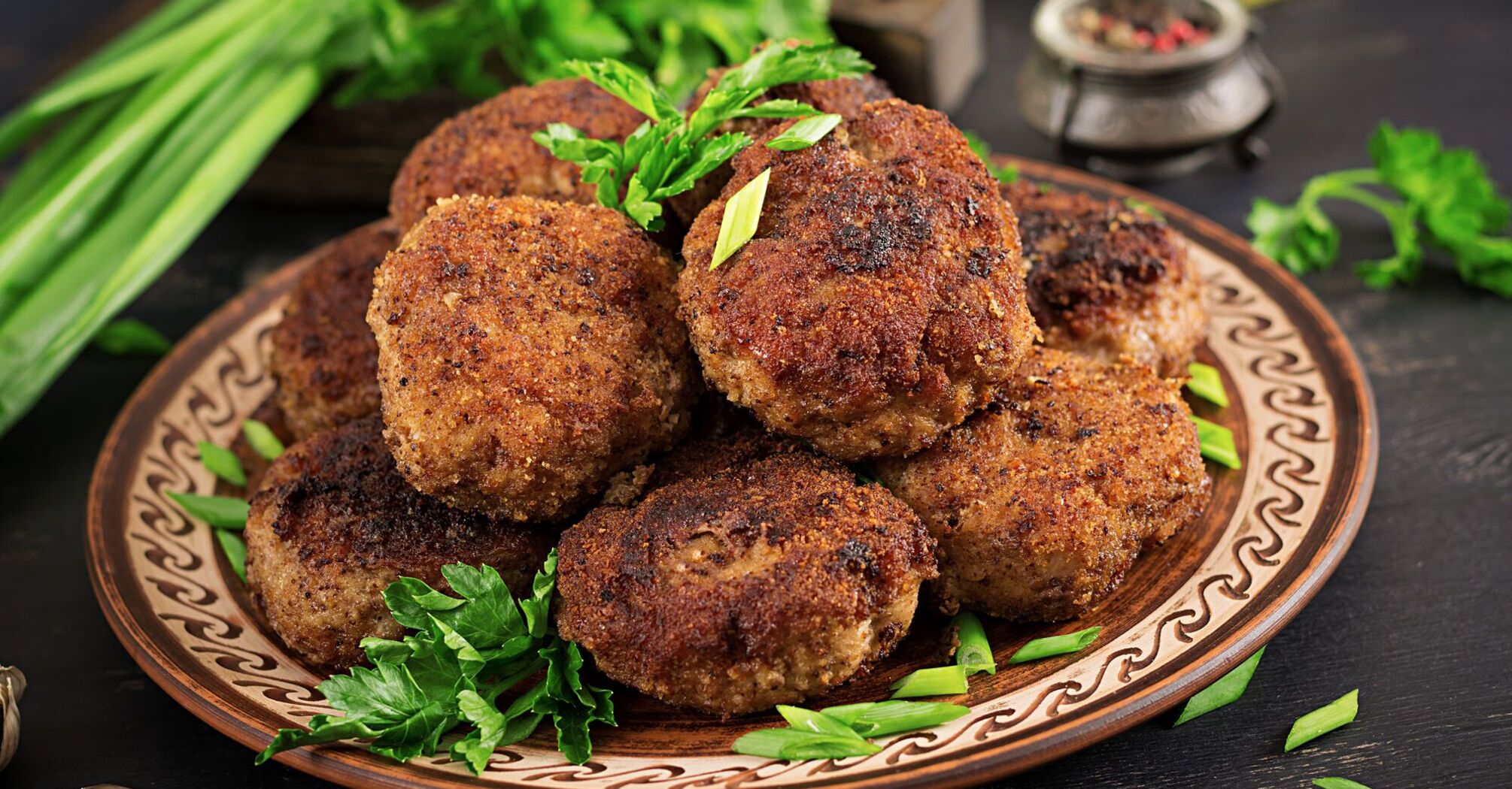 Cutlets in a rustic way: cooking an original and juicy dish