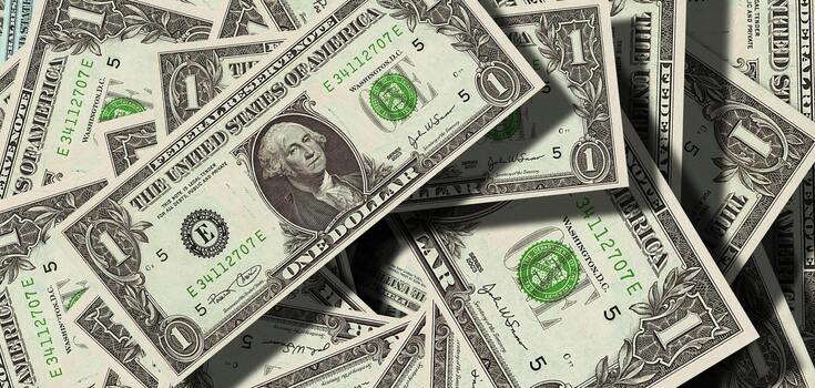 Три знака зодиака смогут заработать много денег до конца июля
