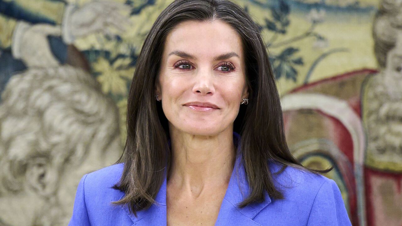 Style icon. Queen Letizia went out in a stunning costume in a super-trendy color 2024