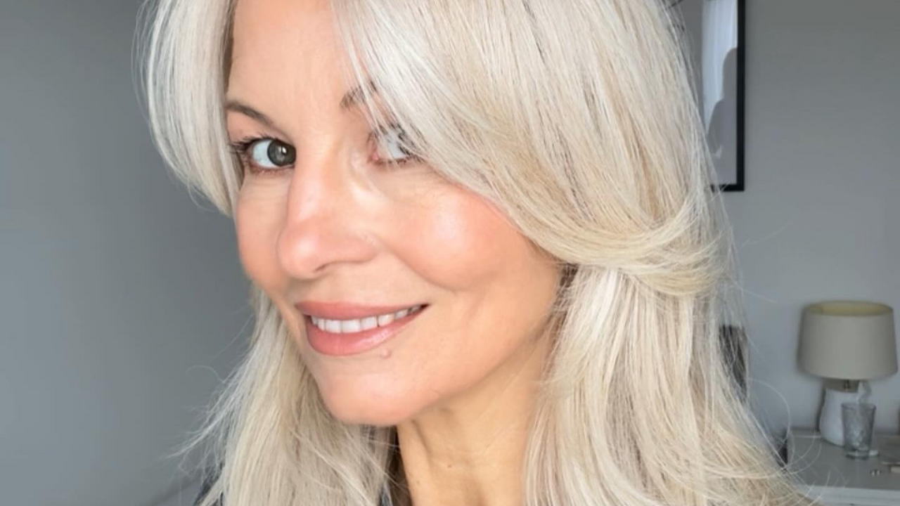 The right makeup will make your face look younger: how to paint your eyes and lips