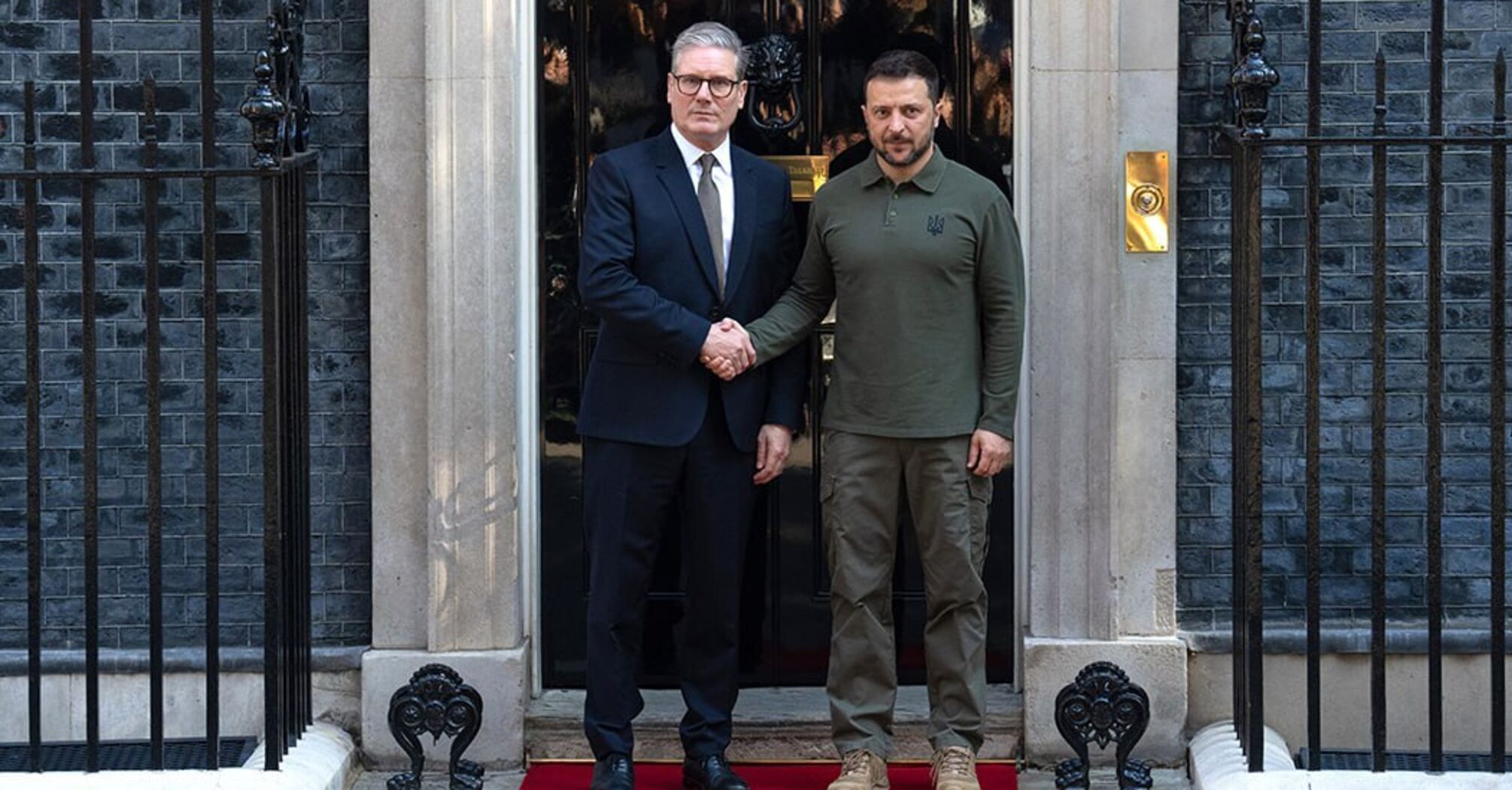 Zelenskyy arrives at the residence of British Prime Minister Keir Starmer. Photos and videos