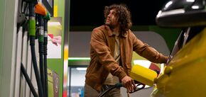 Russians lack gasoline due to strikes on refineries