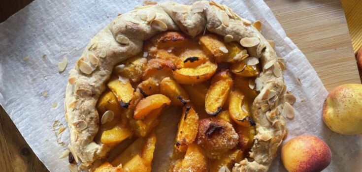 Trendy summer dessert with apricots: how to impress your family
