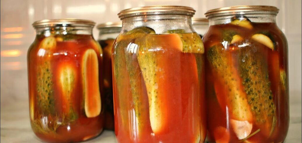 Cucumbers with chili ketchup