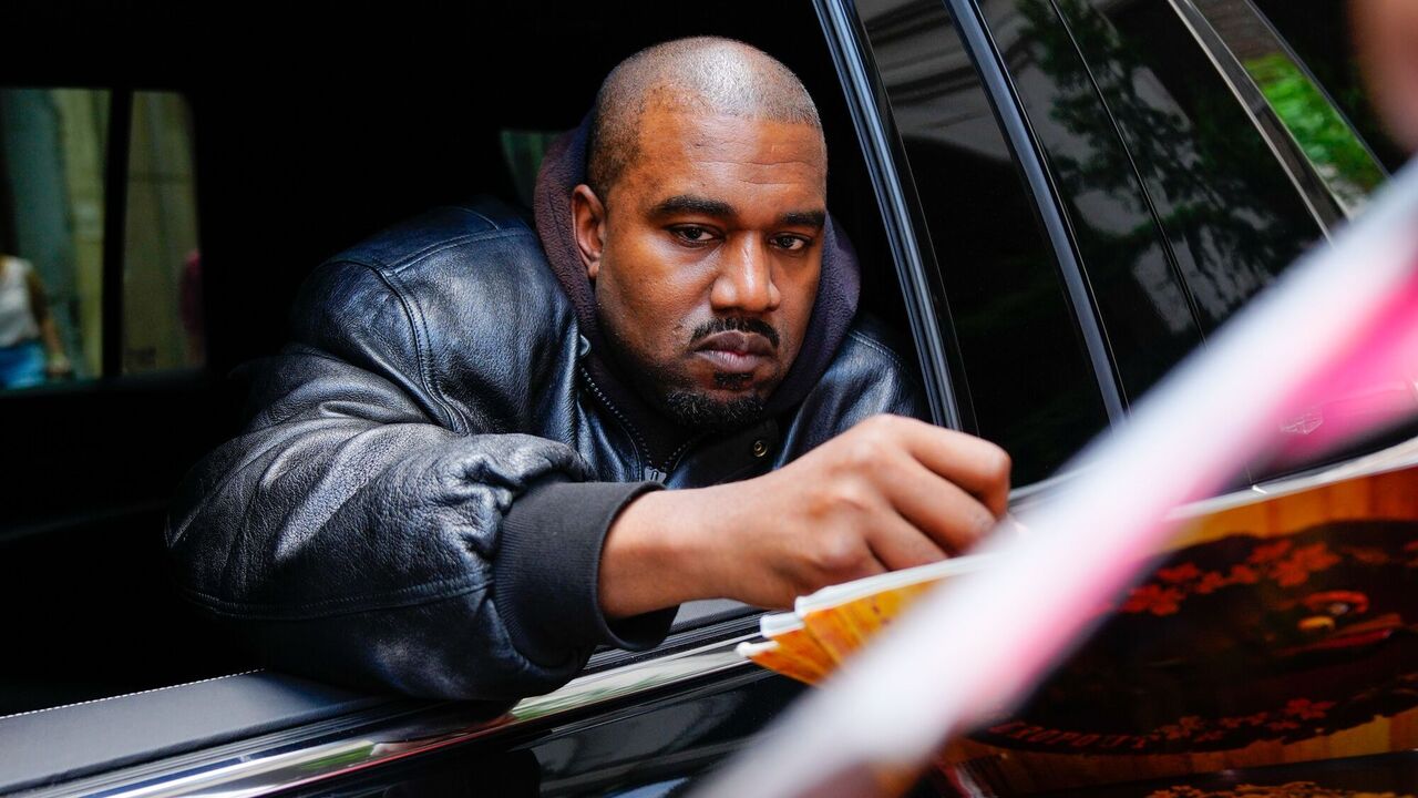 Kanye West został oskarżony o "propagowanie niższości" rosyjskich kobiet po podróży do Rosji: co zrobił?