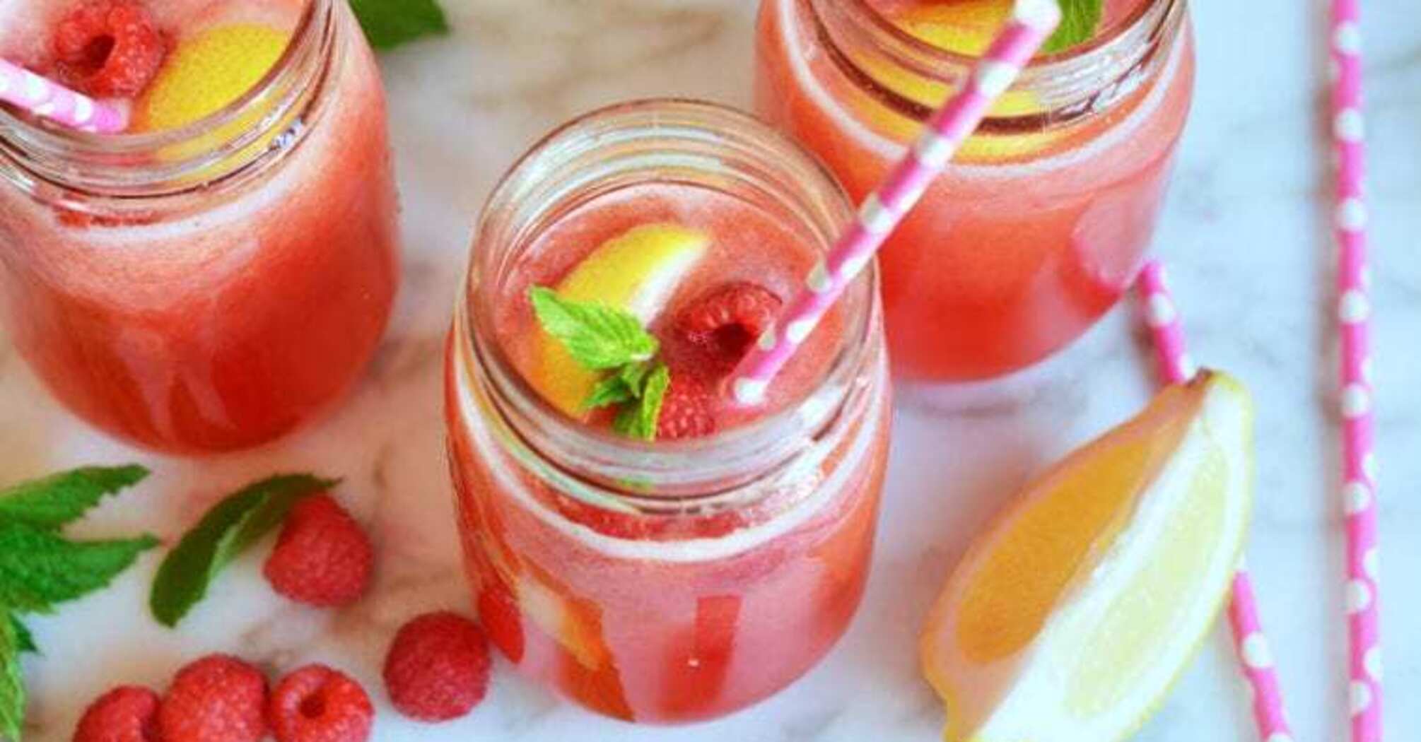 Cool raspberry lemonade to beat the heat: how to make a healthy homemade drink