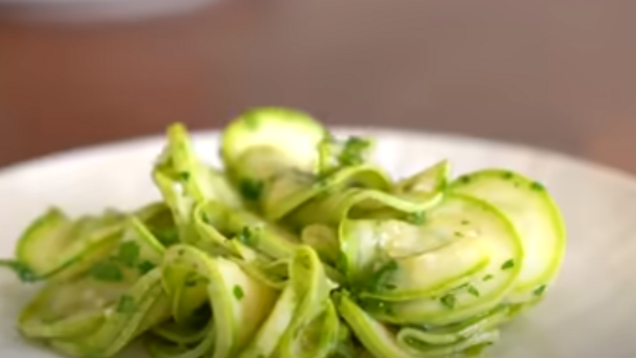 How to marinate zucchini deliciously in a hurry: you can eat in 20 minutes