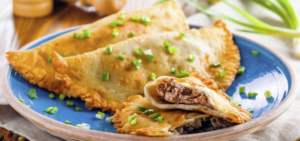 Lazy pita bread pasties without rolling out the dough: cooked in minutes