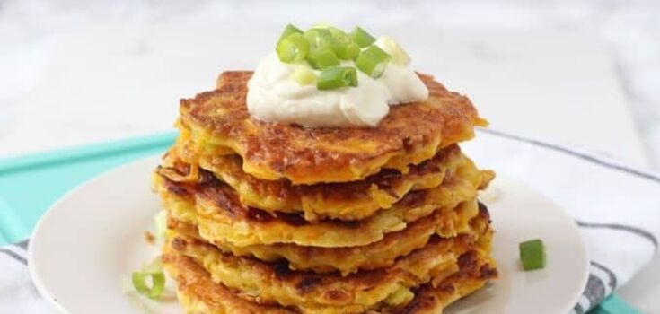 Delicious zucchini pancakes with herbs: easy to prepare