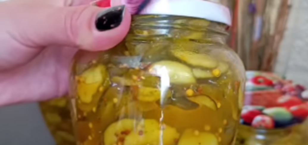 Cucumbers in grain Dijon mustard: recipe for a delicious preservation