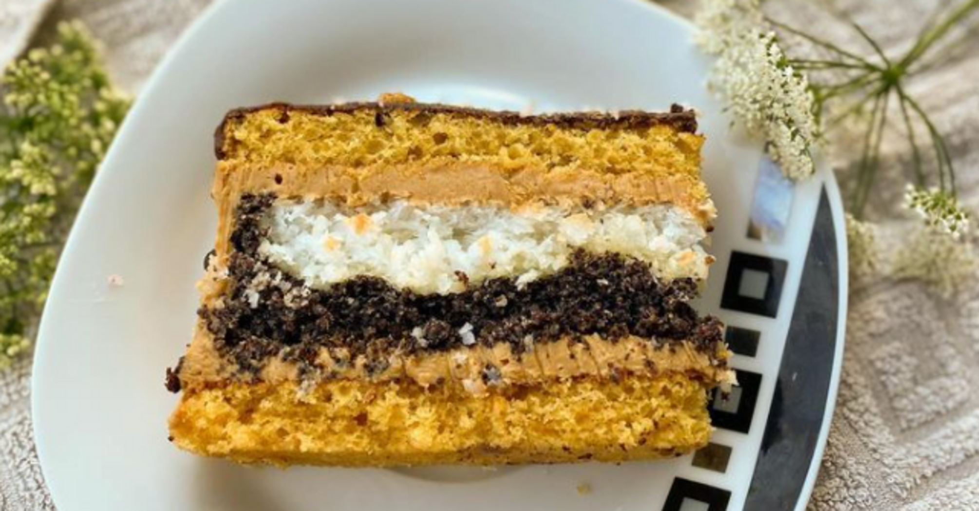 Honey cake in a new way: be sure to add poppy seeds and coconut flakes