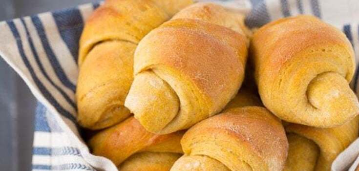 Budget kefir bagels for tea: you can choose any filling