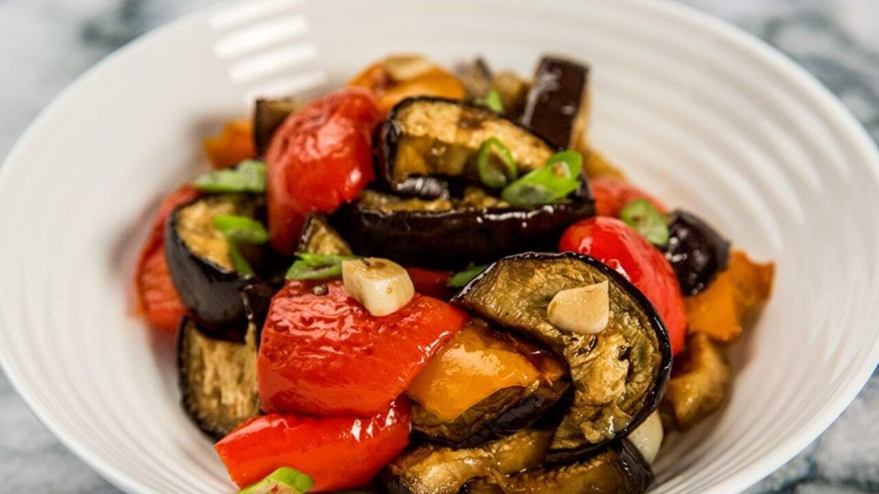 Vegetable salad for the winter with eggplant and peppers: how to prepare the preservation