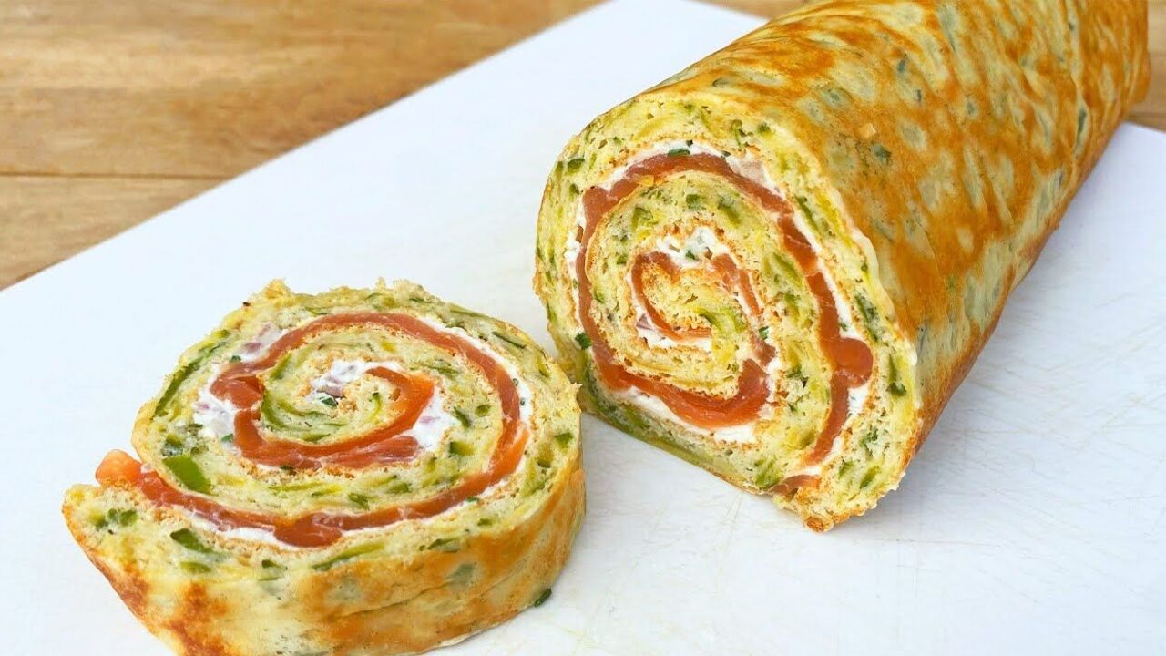 Zucchini roll with cream cheese and red fish: how to prepare the dough to keep its shape