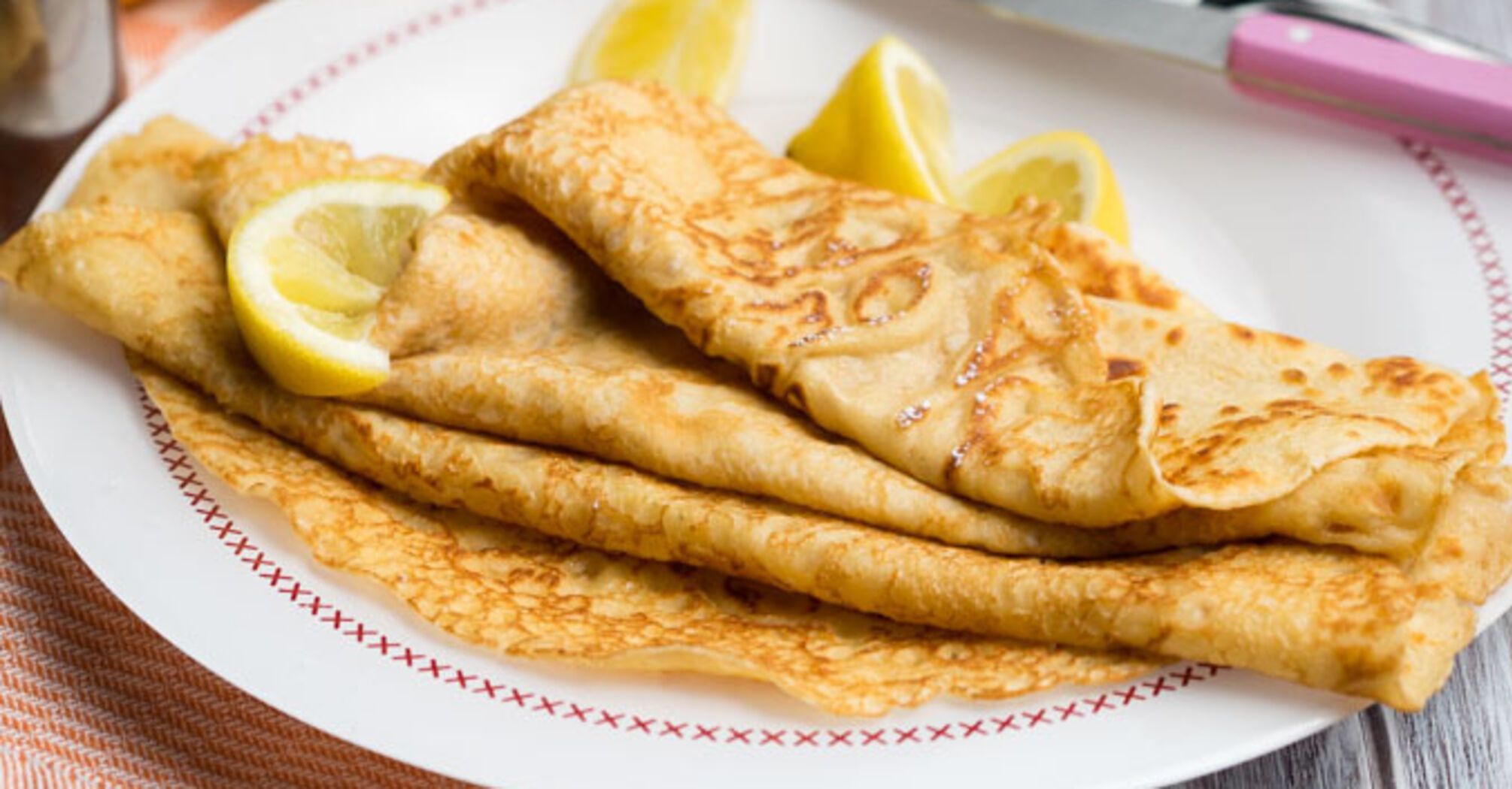 Healthy thin pancakes without flour: how to replace the main ingredient