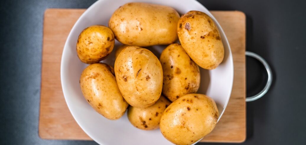 How to cook young potatoes without peeling: a simple idea