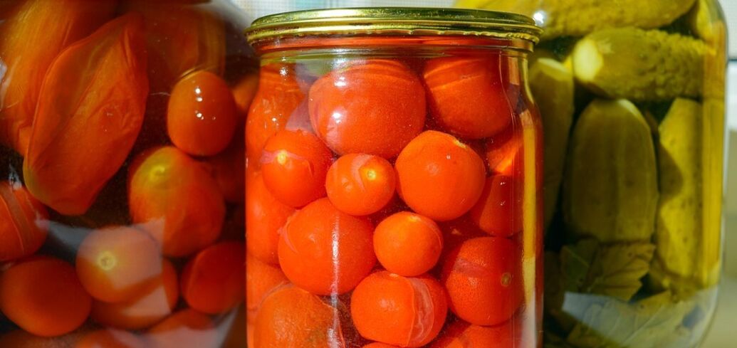 Jak zamknąć pomidory na zimę bez octu: będą jak świeże