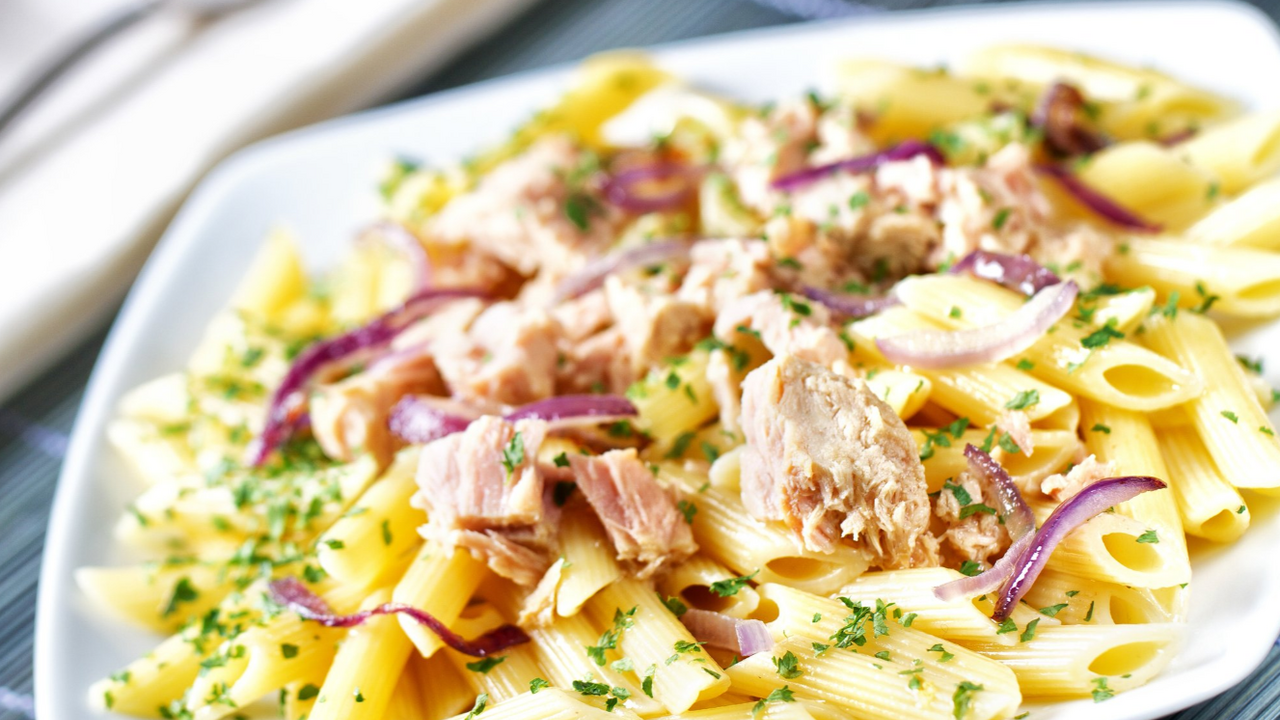 Jak przygotować wykwintny makaron z tuńczykiem na obfity lunch