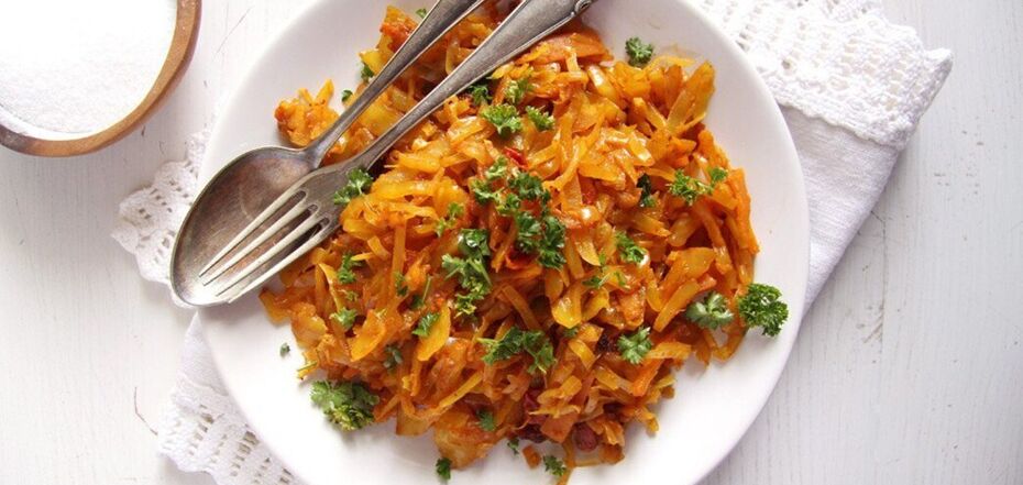 How to cook stewed cabbage