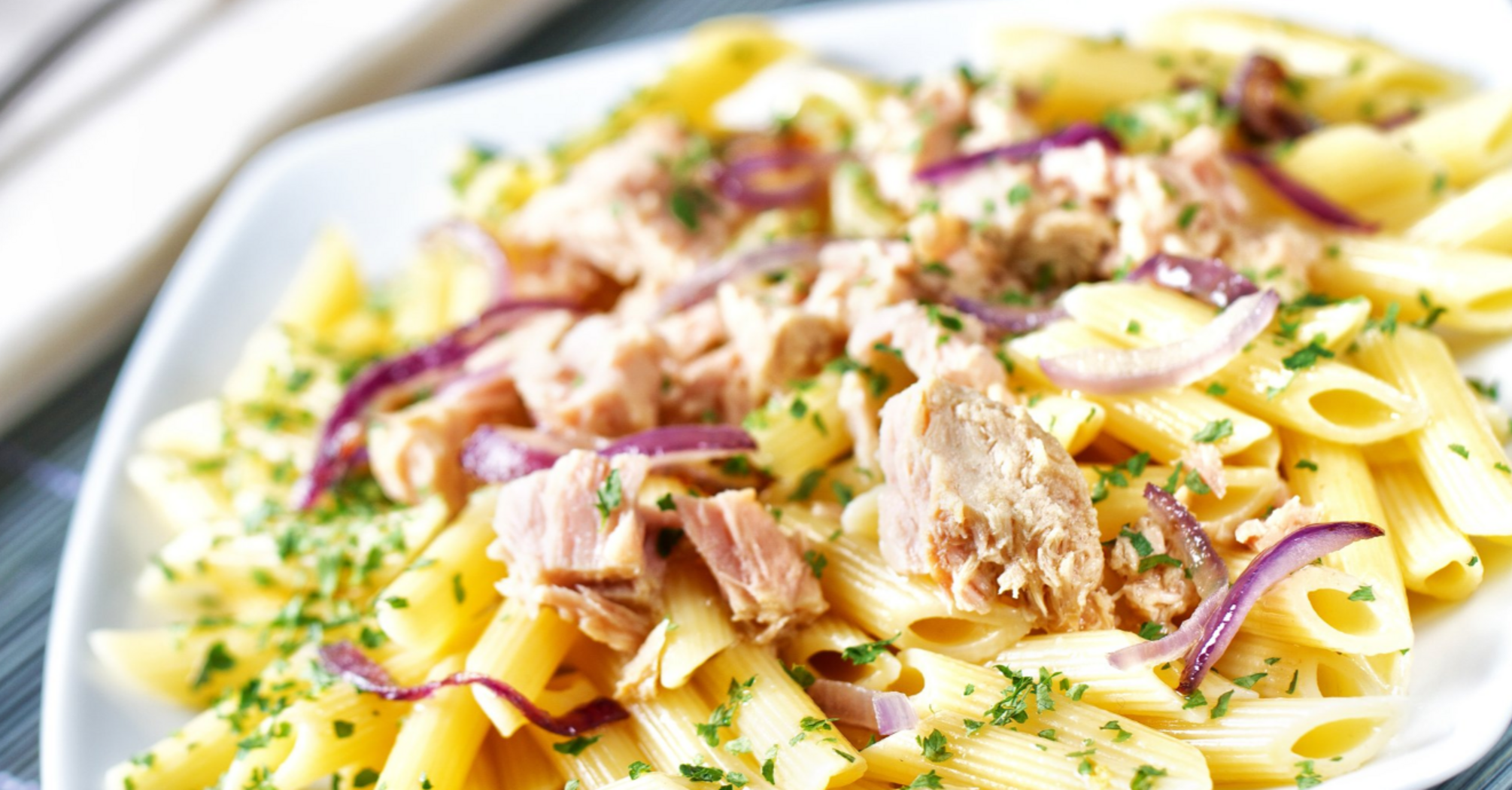 How to prepare gourmet pasta with tuna for a hearty lunch