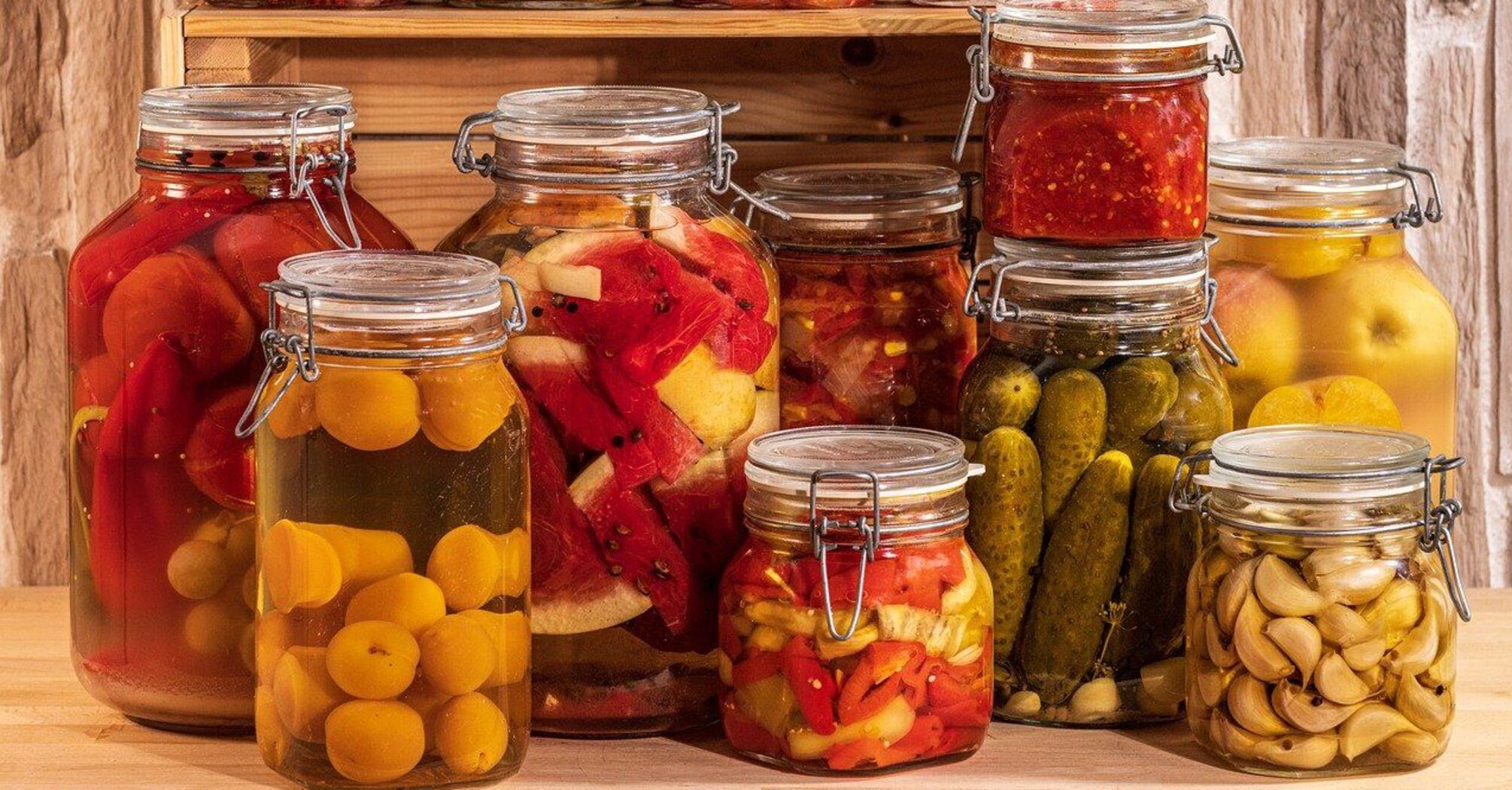 What to do to keep open canned food from molding in the refrigerator: an easy way