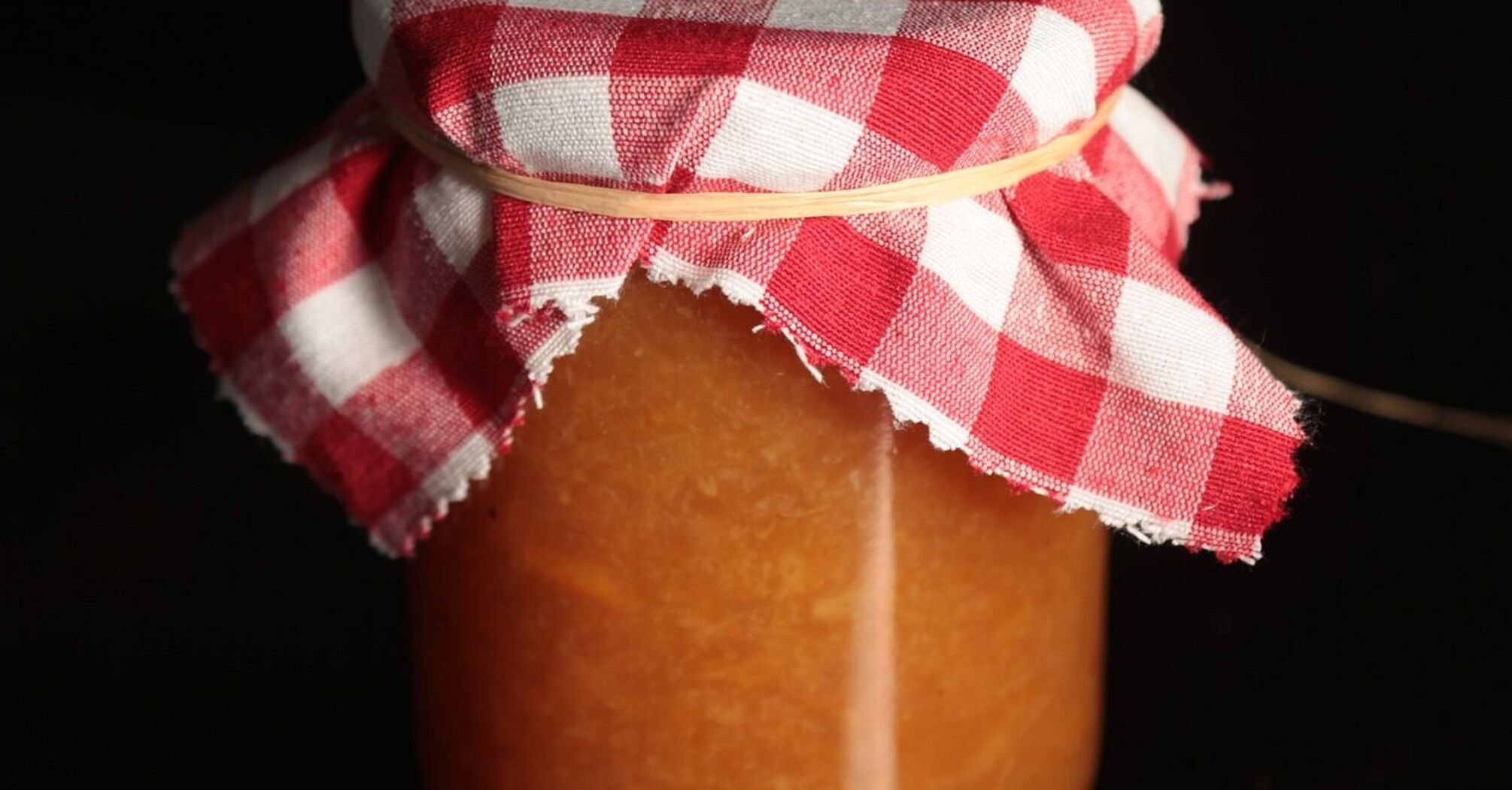 Zucchini jam with pineapple juice: how to use leftover vegetable 