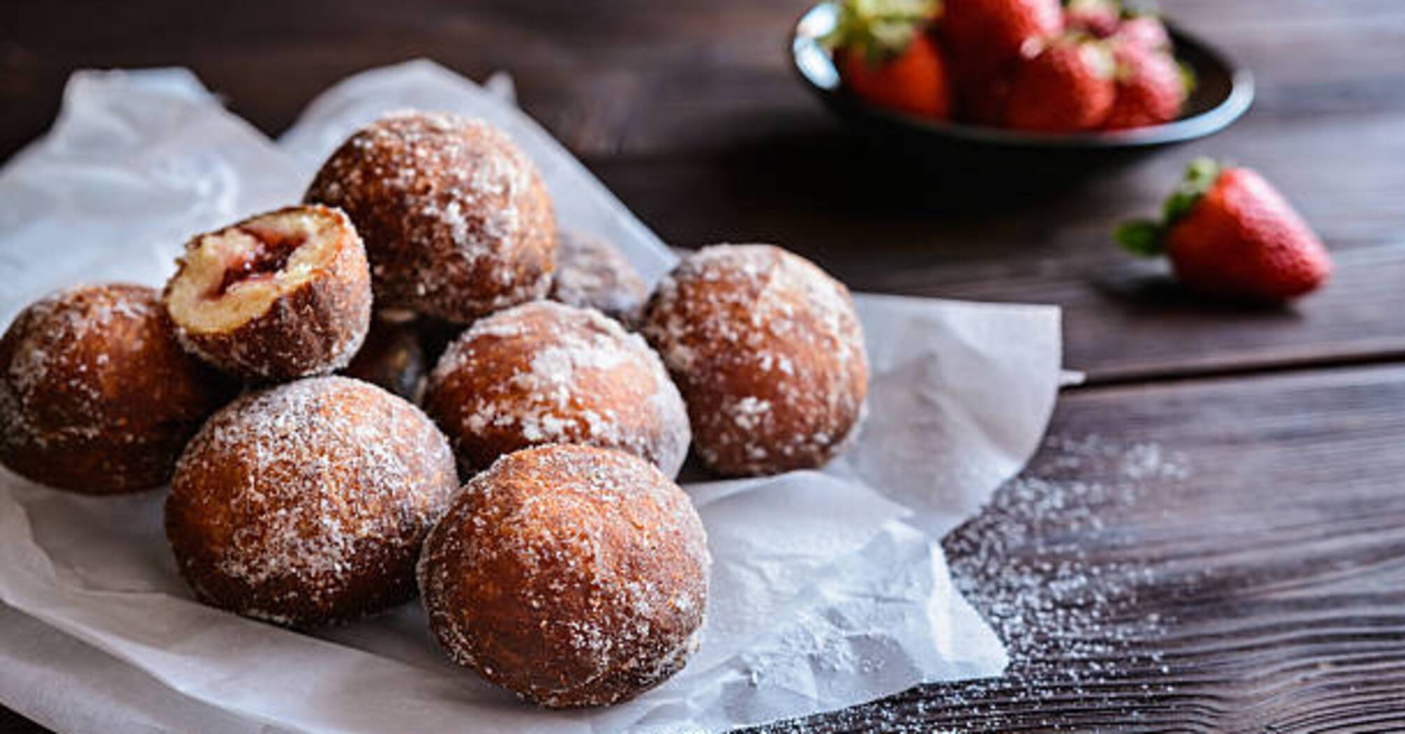 No yeast and no baking: how to make delicious cottage cheese doughnuts
