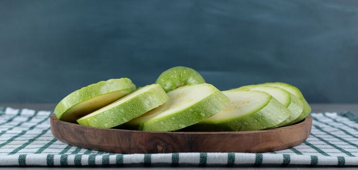 Pickled zucchini with garlic: how to quickly prepare a delicious appetizer