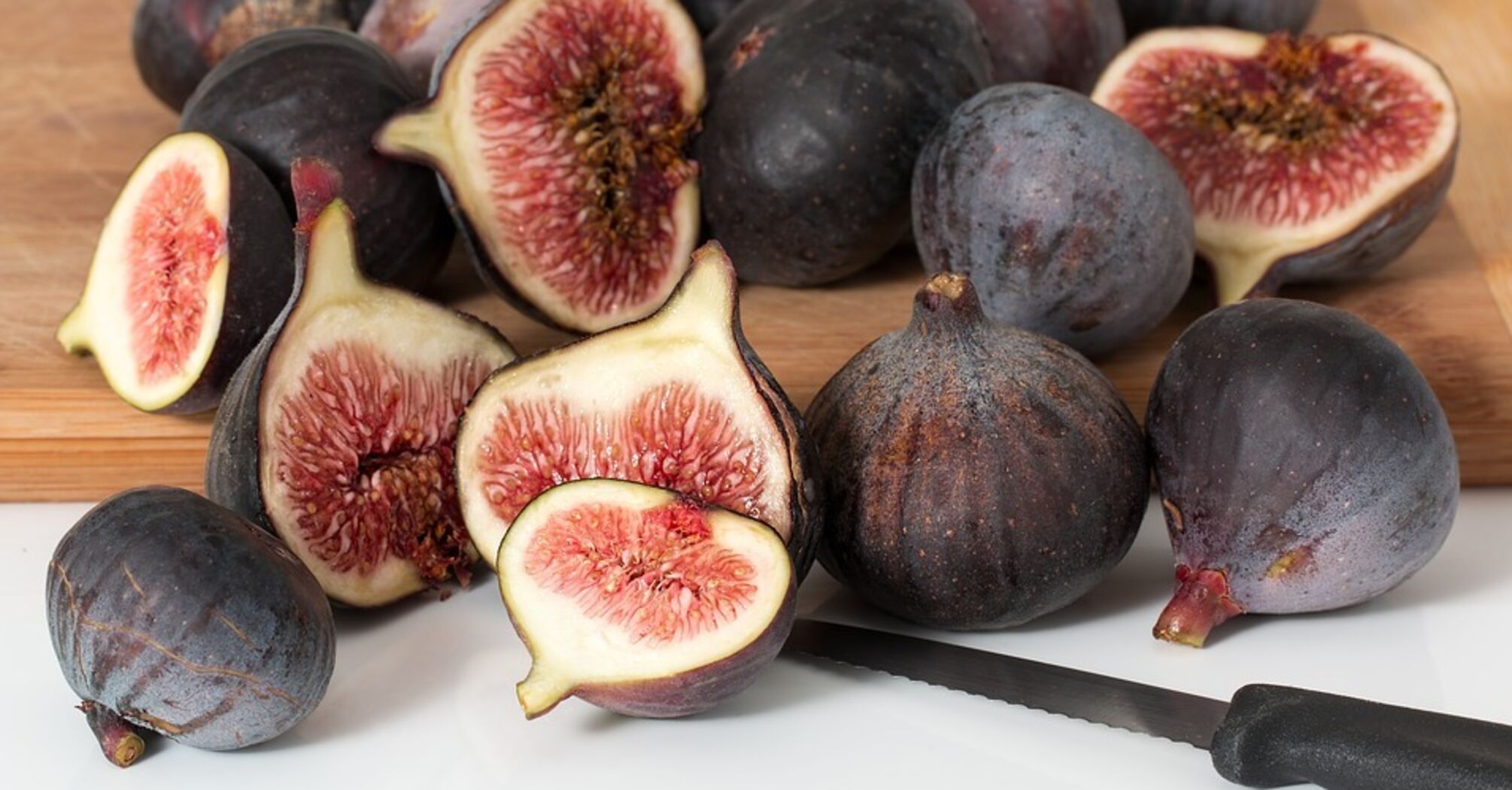 Figs will decorate any dish – exotic combinations of fruit