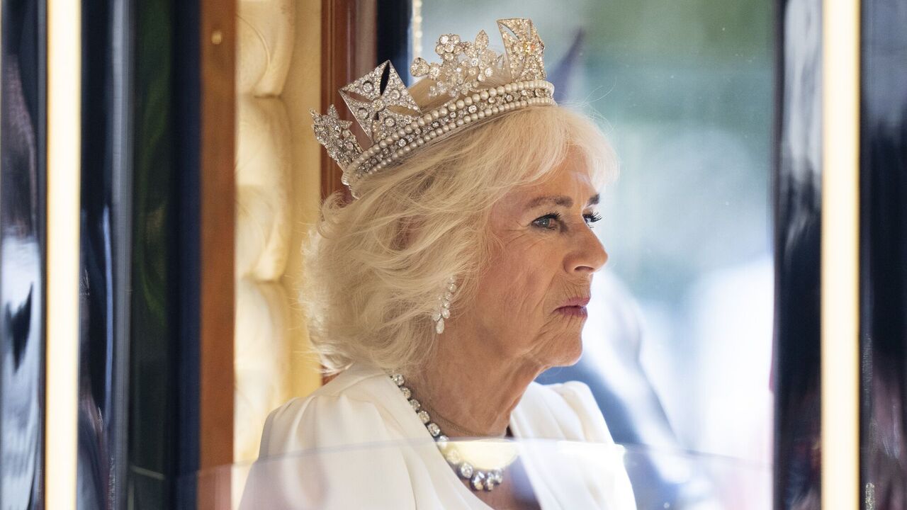 Maski z jadem pszczelim i bez botoksu: okazało się, jak królowa Camilla dba o siebie w wieku 77 lat