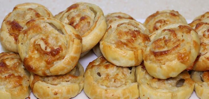 Quick and juicy meat puffs in the oven: better than any pie