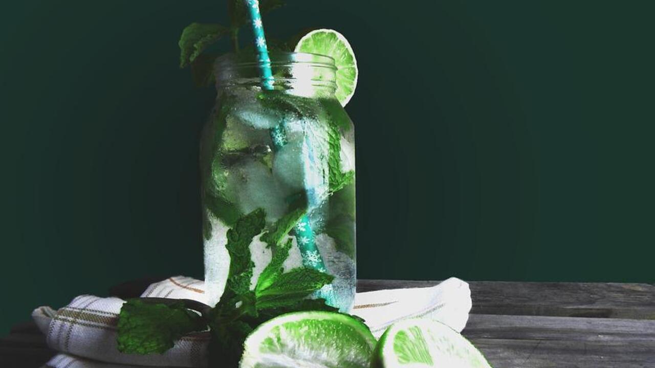 Cool non-alcoholic mojito: how to make a popular cocktail at home