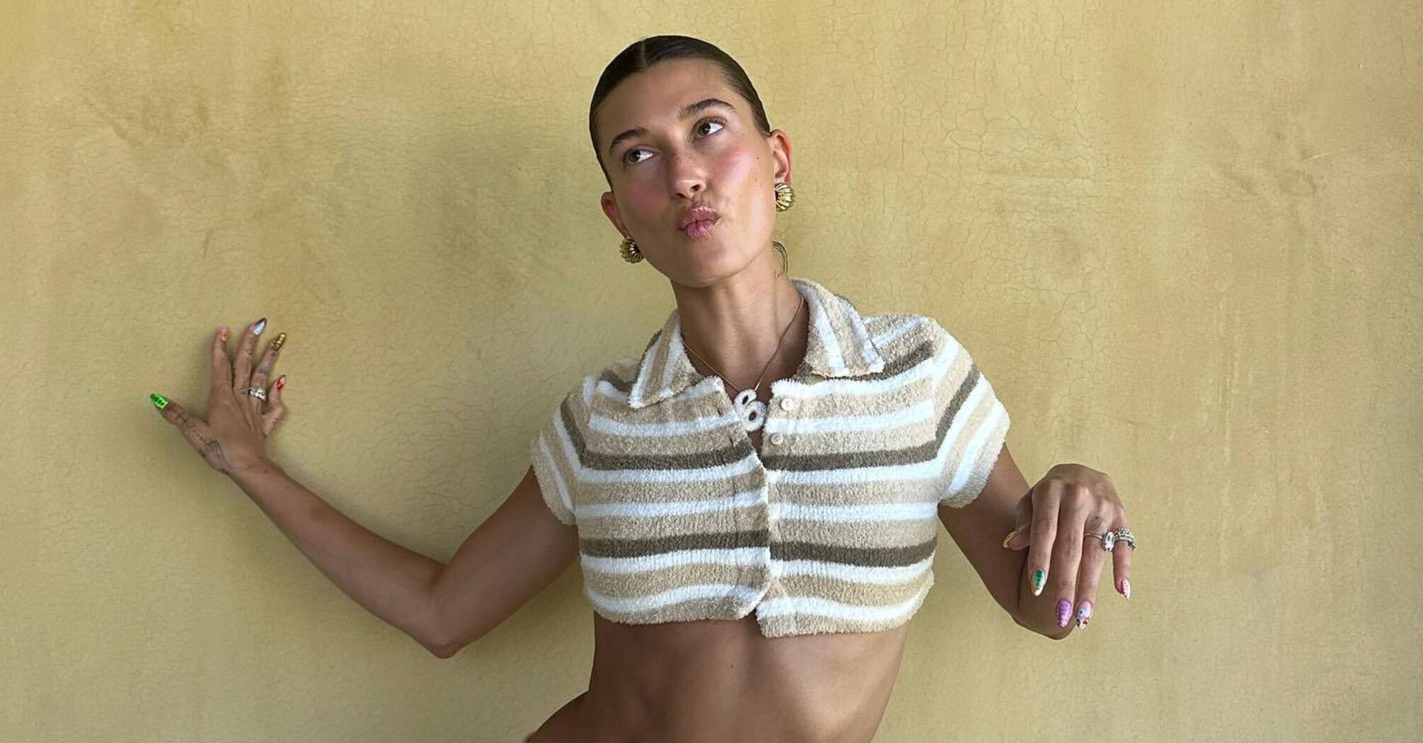 Hailey Bieber boasts of unique summer manicure: what it looks like. Photo