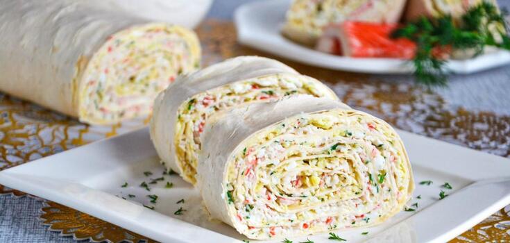 Budget pita bread appetizer, with cheese and fresh cucumbers: 5 minutes to prepare