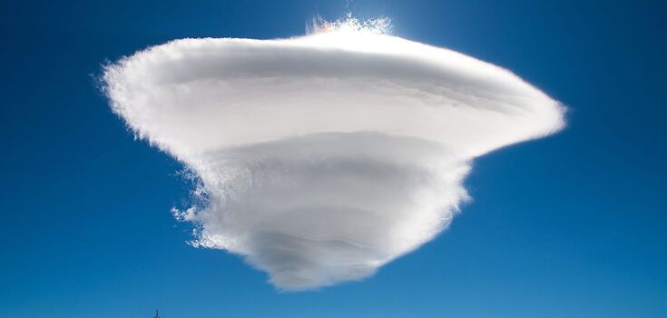 UFO-like clouds: an interesting natural phenomenon was spotted in the sky over Ukraine. Photo